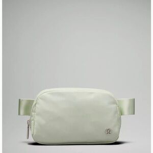 NEW LULULEMON EVERYWHERE BELT BAG KOHLRABI GREEN/WHITE
